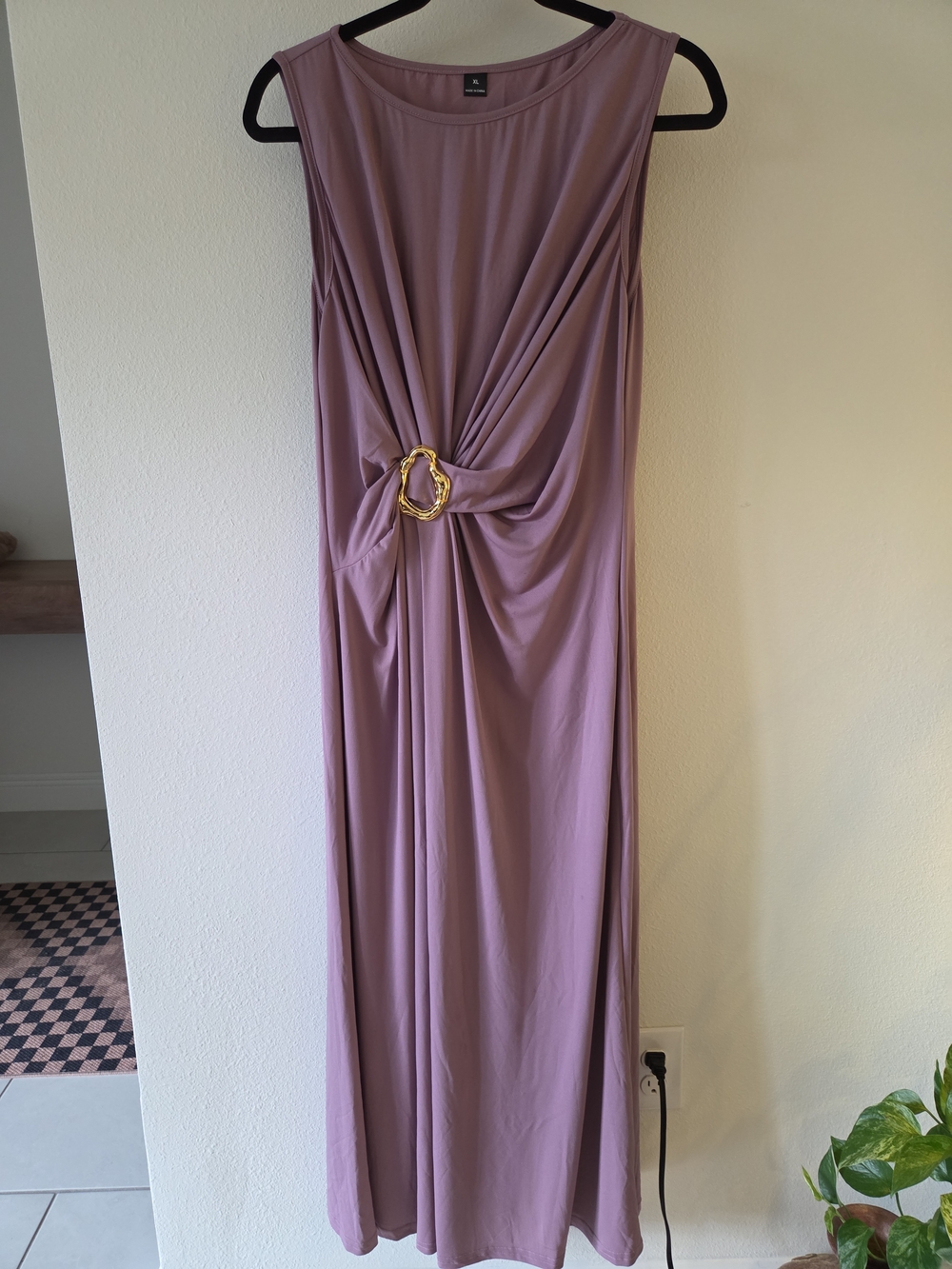 Sleeveless Mauve Maxi Dress with Gold Ring Detail - Picture 2 of 3